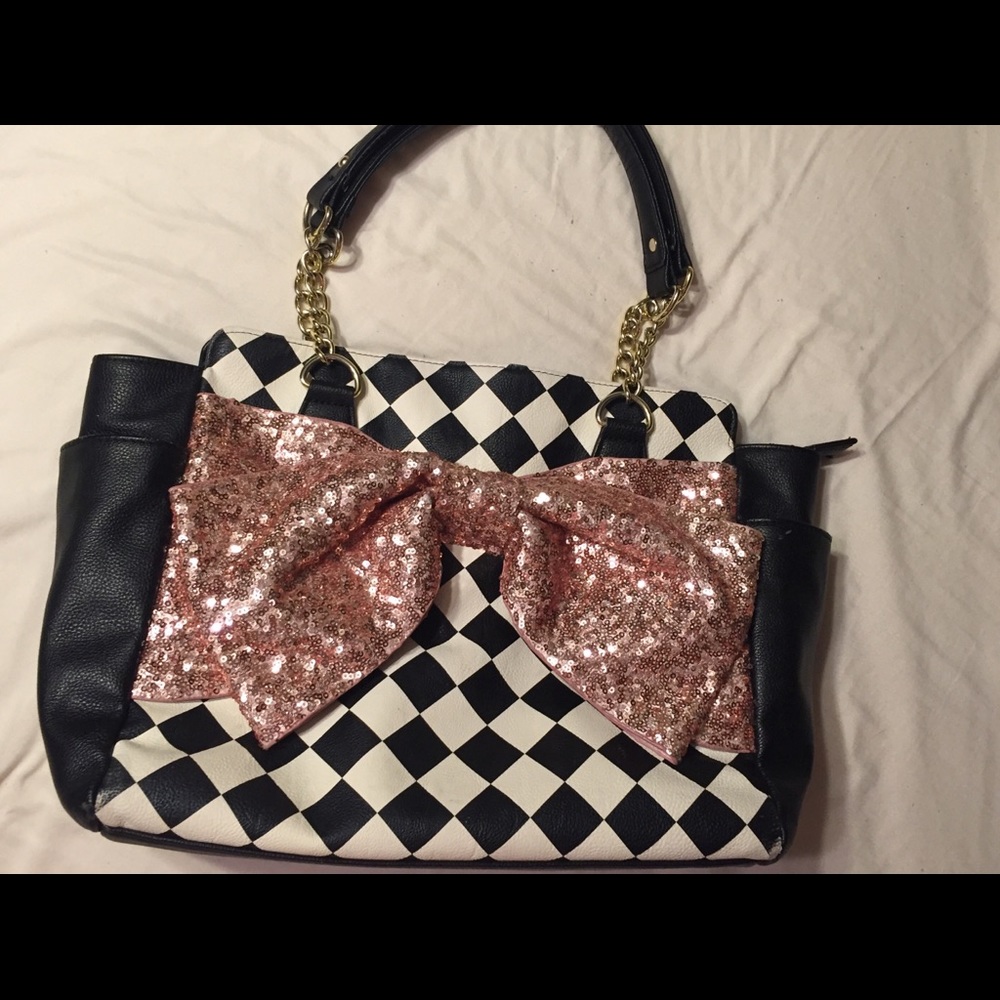CUTE Betsy Johnson handbag